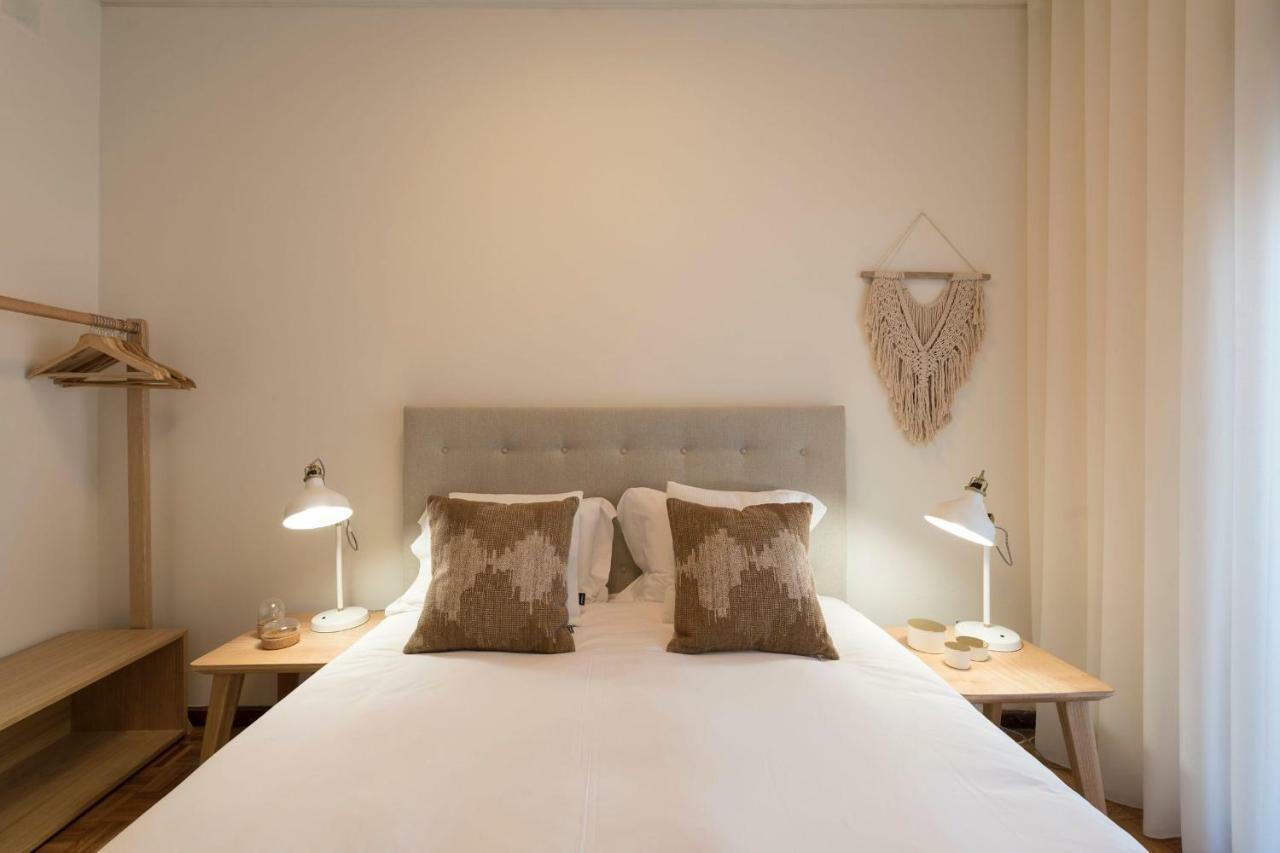 Lovelystay - Genuine Bonfim Balcony Flat Porto Ngoại thất bức ảnh